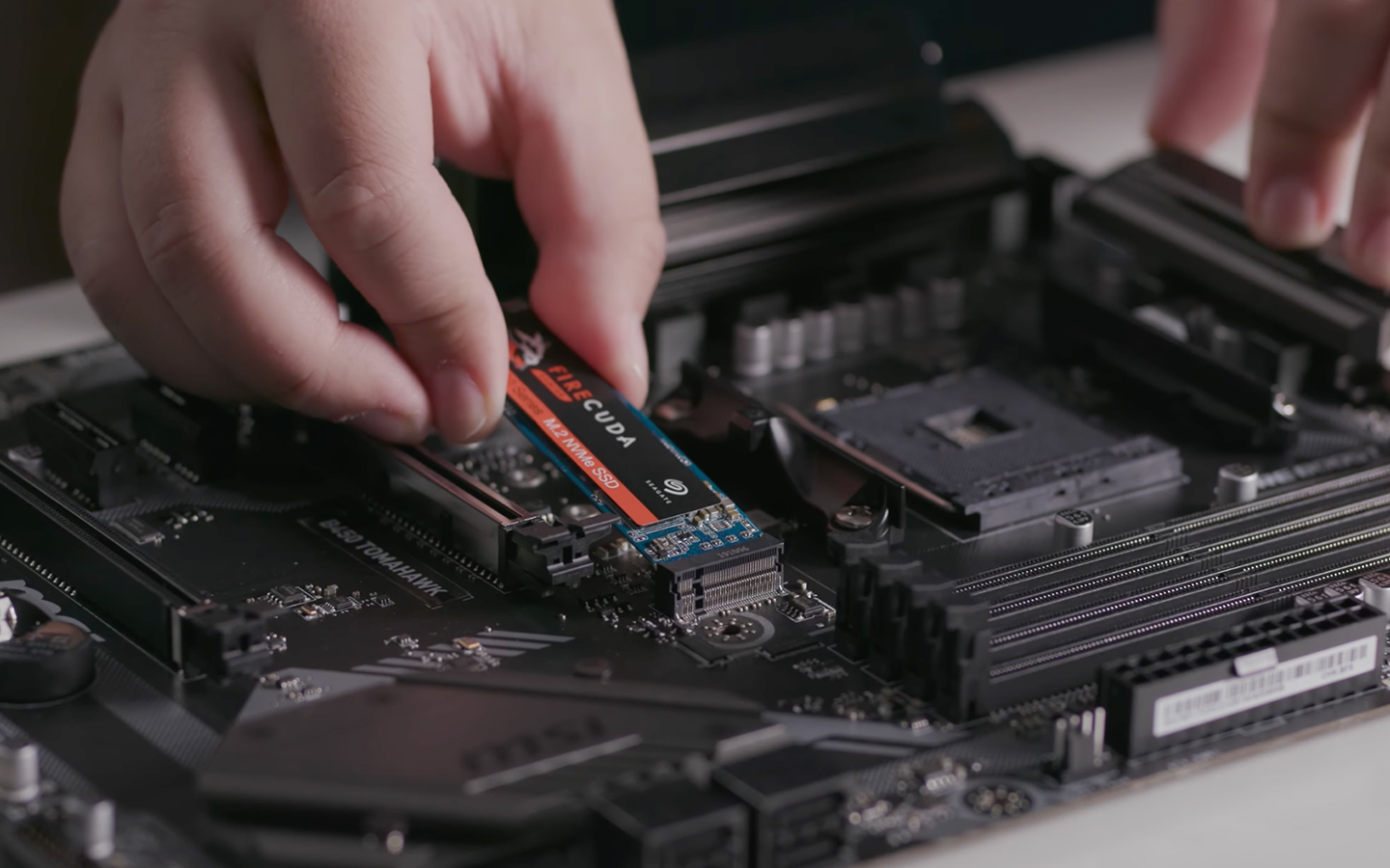 Ổ cứng SSD là gì? Cách lựa chọn ổ cứng SSD phù hợp cho máy tính của bạn
