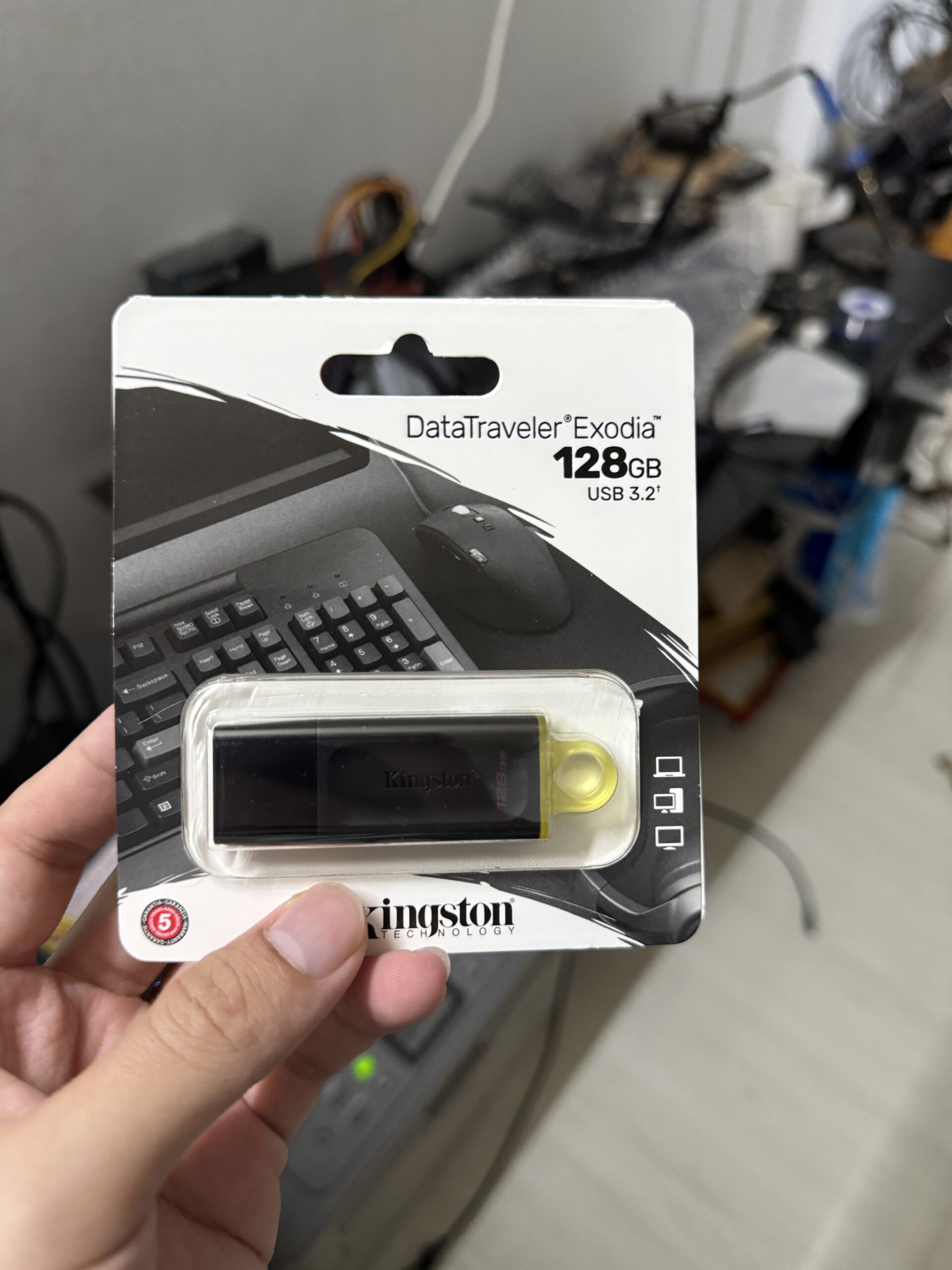 USB 128GB Kingston 3.2 DataTraveler Exodia (DTX/128GB) chính hãng